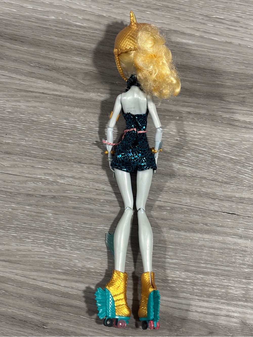 Lagoona Blue Wheel Love Monster High G1 Doll Rollerskates - Picture 4 of 5